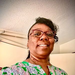 Meet your Posher, Denise